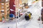 Google-kameraet er her ved at kortlægge en af de minutiøst opførte byer i Hamburgs Miniatur Wunderland. Bemærk julemanden til venstre. 