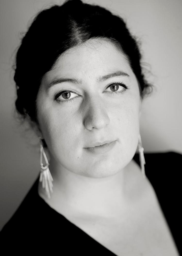 kritisk. Trods fremdriftsreformen er innovative studerende fortsat nødt til at vælge mellem bøger og virksomhed, fortæller Yasmin Davali. 