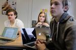 Læringsmiljø. På billedet ses elever fra 1.t på Øregård Gymnasium. Her eksperimenterer man med at erstatte karakterer med vejledning. 
