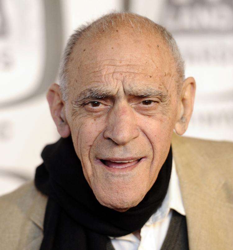 DØD. Abe Vigoda, kendt fra blandt andet 'The Godfather', er afgået ved døden. 