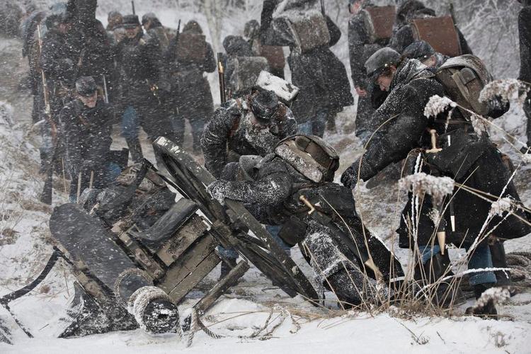 Grafisk. Kampscenerne i ’1864’ er af en kaliber, der tåler sammenligning med film som ’Saving Private Ryan’. Helt i særklasse i dansk filmhistorie. 