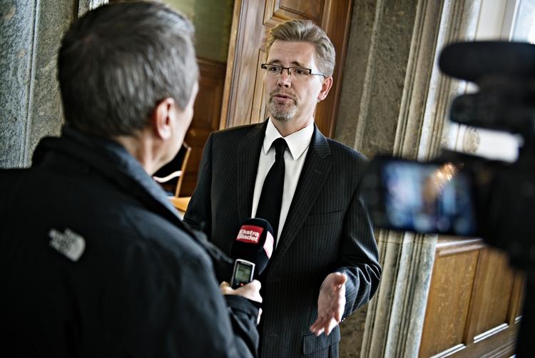 Tyveri. Ifølge overborgmester i København, Frank Jensen (S), er regeringens planlagte omprioriteringsbidrag udtryk for at regeringen tager penge op af kommunekassen. 