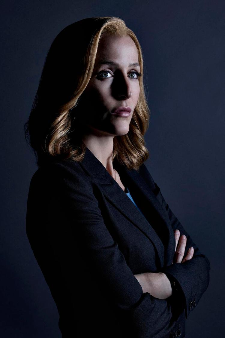 Retur. Gillian Anderson er tilbage i 'X-Files' som Dana Scully, FBI-agenten, der tror på, at videnskab er svaret på alting. Mellem de tidligere sæsoner og den nye har Anderson blandt andet også foldet sig ud som den selvsikre kriminal- kommissær Stella Gibson i serien 'The Fall'. 