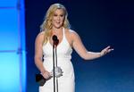 Bamfri. Amy Schumer er ikke bange for at sige, hvad hun tænker. Det har på rekordtid gjort hende ekstremt populær - og skaffet hende dødstrusler. 