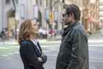 Gensyn. Dana Scully (Gillian Anderson) og Fox Mulder (David Duchovny) er klar til nye konspirationseventyr. 