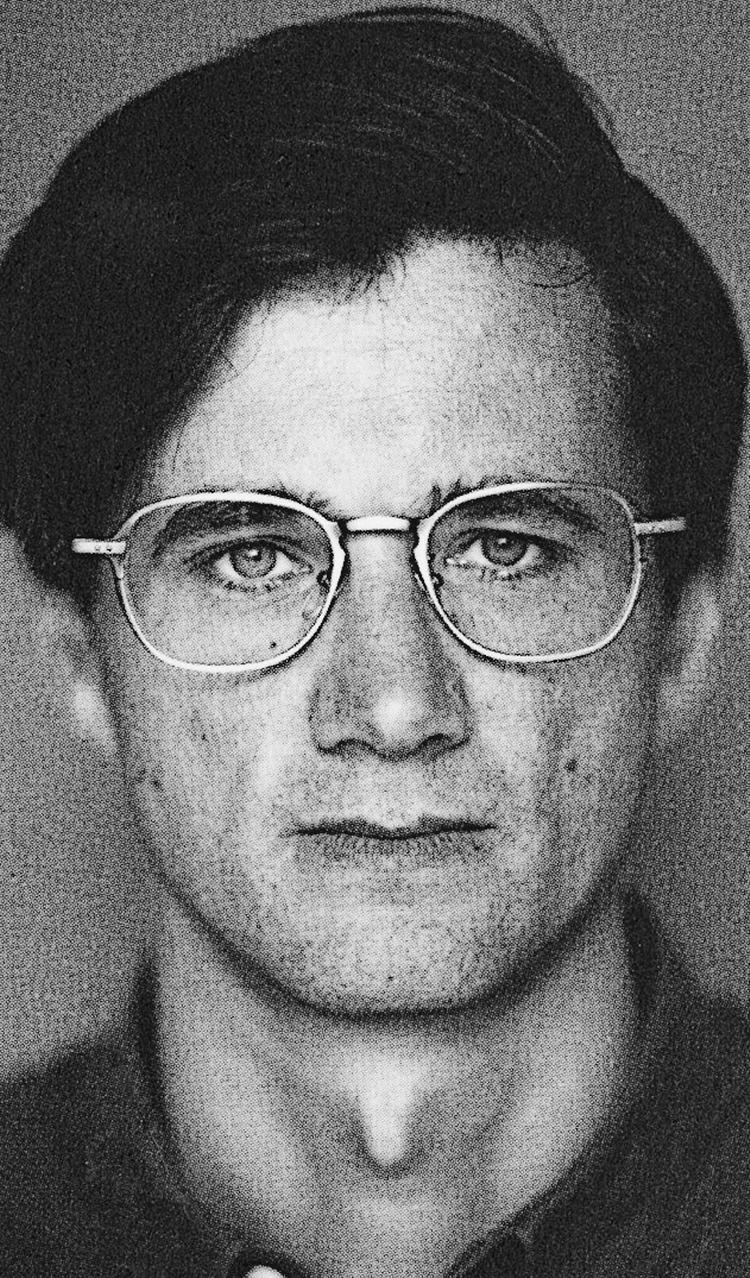 Forfatterfoto. Der er noget privat stof i Rasmus Nikolajsens digte, og der er, som der lidt selvironisk står et sted, noget om »klimakrise, skilsmisse, kødspisere«. 