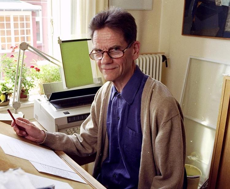 Skrivende. Villy Sørensen førte brevkorrespondancer med flere psykisk syge. En af dem har nu fortalt sin historie om et særligt pennevenskab. 