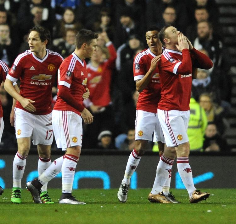 Optur. Wayne Rooney er i topform for tiden. I aften scorede den engelske landsholdsangriber i FA Cuppen mod Derby. Manchester United vandt 3-1. 