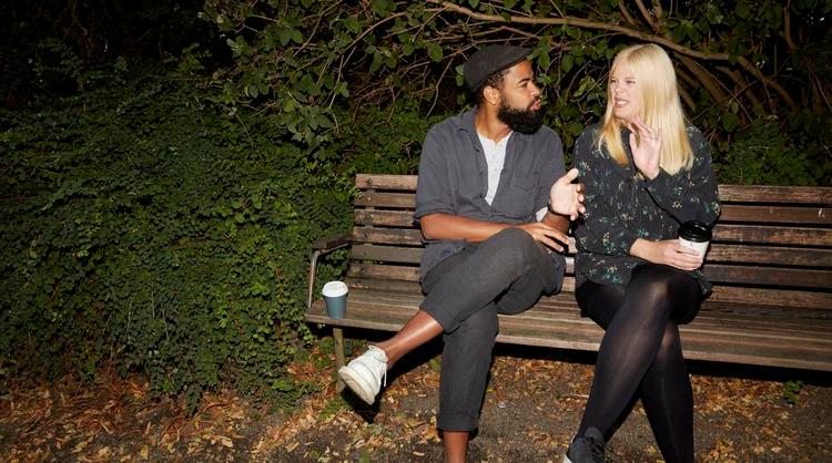 værter. Andrew Moyo og Regitze Engelhardt er værter på P3's nye og kækkere version af ungdomsprogrammet for alternativ musik, 'Barometeret'. 