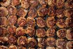 Favorit. Frikadeller ligger blandt danskernes ti mest spiste middagsretter. Den er på ingen måde overhalet af mellemøstlig mad, men af pizza. 