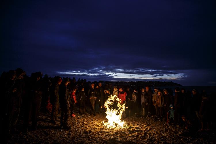 politik. I søndags havde Danmarks Naturfredningsforening indkaldt til demonstrationer langs kysterne. 