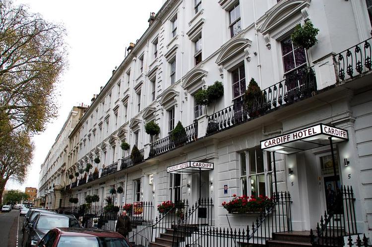 FREDELIGT. Cardiff Hotel i en stille sidegade tæt på Paddington station. I området er der mange andre hoteller af tilsvarende kaliber. 