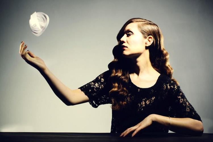 Hypnotiserende. Politikens musikanmelder, Simon Lund, anbefaler i denne uge bl.a. Jessy Lanza, som eksperimenterer med r'n'b og laver next level pop. 