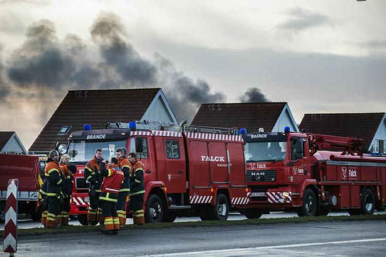 Eksplosionsfare. Beboere i en radius af 1 kilometer fra branden på Fredericia Havn blev evakueret natten til torsdag. 