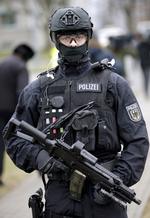 forberedt. En tysk politibetjent fotograferet i Berlin i januar under en antiterrorøvelse. 