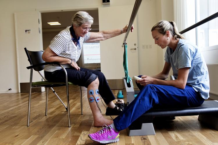 Træning. Chancerne for at bliver tilbudt genoptræning efter en operation er otte gange større på Fyn og Sjælland som i Jylland. Og både dem, der tilbyder meget og lidt genoptræning efter operationer, er i tvivl om, hvor meget der er nok. 