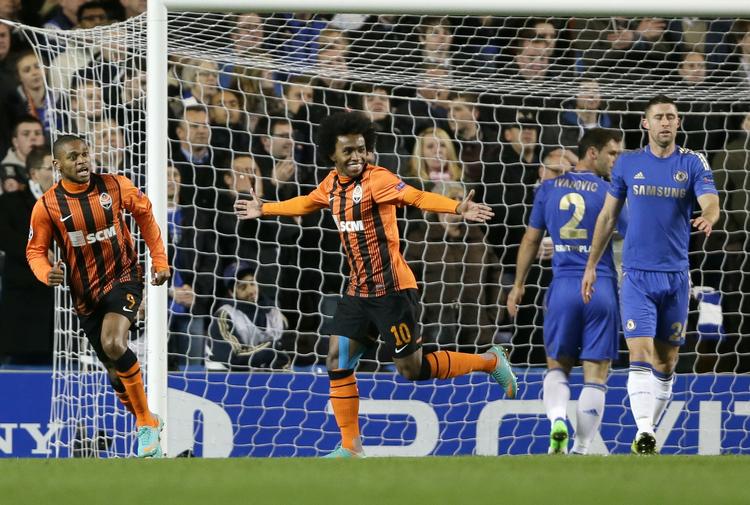 Stjernefrø. Willian er blandt perlerækken af spillere, som Shakhtar Donetsk har solgt videre med et stort overskud. Her ses han i 2012 score mod Chelsea, som er hans nuværende arbejdsgiver. 