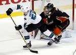 Velspillende. Anaheim Ducks' danske keeper, Frederik Andersen, spillede godt, da mandskabet besejrede Mikkel Bødkers hold, Arizona Coyotes. (arkivfoto) 