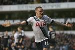 Flyvende. Tottenham har nu vundet fire kampe i streg og melder sig for alvor ind i titelkampen. Dagens tre point blev sikret af Kieran Trippier, der sendte Tottenham på sejrskurs efter lidt over en times spil. 