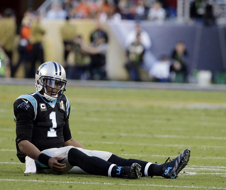 Nedtur. Cam Newton havde en fortvivlende aften i Santa Clara. 
