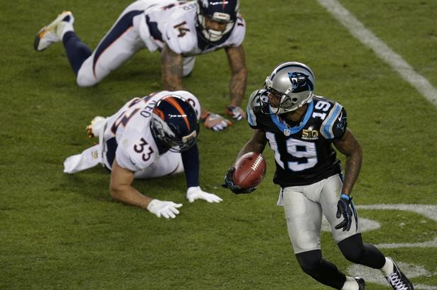Carolina Panthers’ Ted Ginn Jr. i aktion i anden halvleg. 