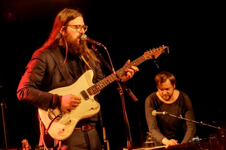 Samspil. Selv om Matthew E. White (tv.) viste sig at være aftenens hovedperson, fungerede samarbejdet med Teitur glimrende. 