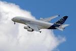 GIGANTDYST. Airbus A380  har netop nu mest succes på markedet for de helt store passagerfly. Det går mere trægt for Boeing 747. 