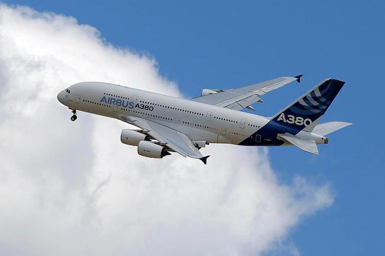 GIGANTDYST. Airbus A380  har netop nu mest succes på markedet for de helt store passagerfly. Det går mere trægt for Boeing 747. 
