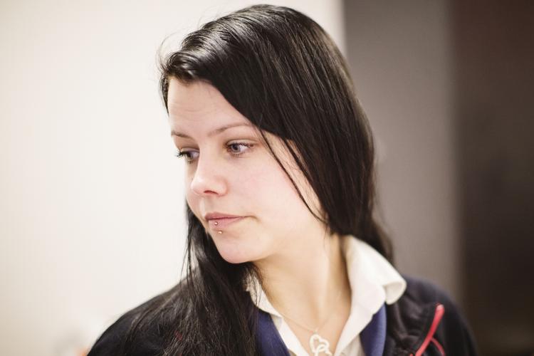 TID Sabrina Markland er salgsassistent i Kvickly, og selv om arbejdet er hårdt, er hun glad for det. 