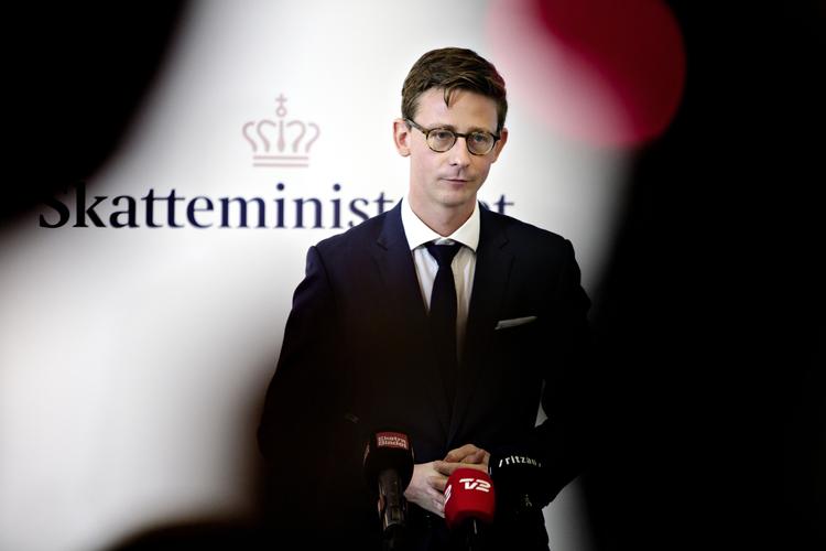 Inddrivelse. Selvom det vil være en længerevarende proces, ser skatteminister Karsten Lauritzen positivt på muligheden for statslig overtagelse af de kommunale gældsposter, der er parkeret hos Skat. 