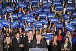 Bernie Sanders taler til sine tilhængere efter sin sejr i New Hampshire. 