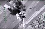 Syrien. Foto fra det russiske forsvarsministerium viser russisk luftbombardement af . hvad der angiveligt er oprørstroppers våbentransporter nær Aleppo i Syrien. 