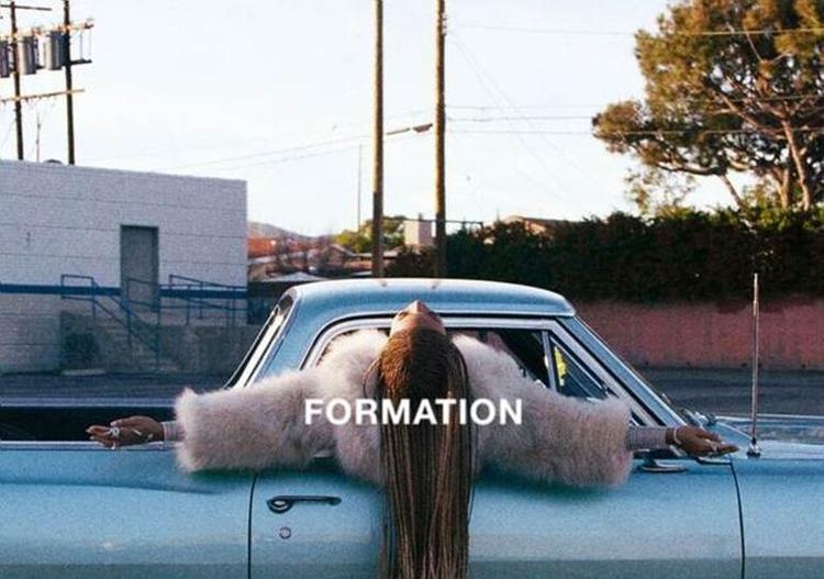 Protestpop. I Beyoncés nye single 'Formation' hylder hun sine sydstatsrødder og afroamerikanske rødder og introducerer nærmest en sort nationalisme. 