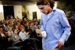 digt. Inden dyden, i pressemæssig forstand, blev taget på den unge digter. Yahya Hassan under lyrikoplæsning. 