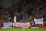 Protest. En stor del af Liverpools fans har fået nok af billetpriserne på Anfield. På billedet ses protester fa oktober 2014. De seneste protester har fået klubbens ejere til at ombestemme sig. 