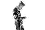 Svenskpop. Erik Hassle slog igennem med singlen 'Hurtful' i 2009. 