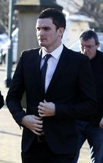 pædofili. Den tidligere landsholdsspiller for England Adam Johnson ankommer onsdag til retten i Bradford, hvor han blev dømt skyldig i to af fire anklagepunkter i en sag om seksuelt overgreb på en mindreårig. 