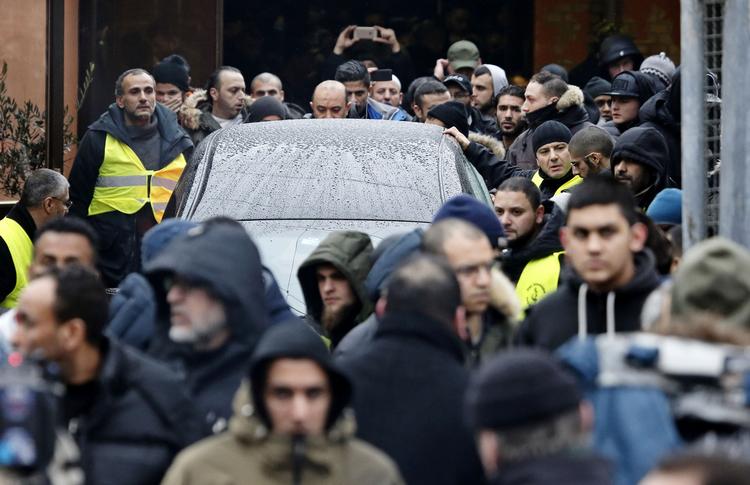 Danske muslimer tog afsked med gerningsmanden Omar Abdel Hamid el-Hussein ved en fredagsbøn. 