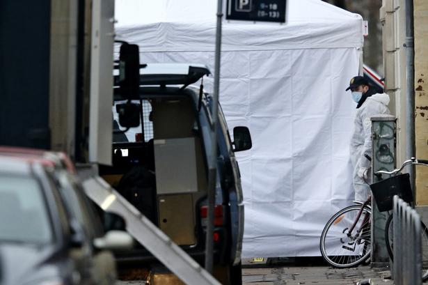 Politiets teknikere på arbejde på Svanevej, hvor gerningsmanden Omar Abdel Hamid El-Hussein blev dræbt af politiet. 