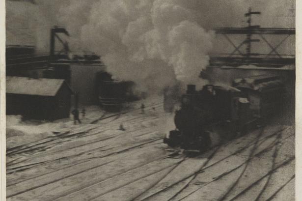 'The New York Central Yards' fotograferet af Alfred Stieglitz i 1904. 