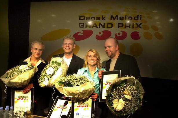 VINDERE. Her ses Rollo og King efter de netop har vundet i Herning i 2001. I midten er forsanger Signe Svendsen, flankeret af den ene håbløse millenum-frisure efter den anden. 