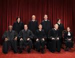 Magtfulde. De ni medlemmer af USA's Højesteret indtil Antonin Scalias død. Scalia sidder på forreste række nummer 2 fra venstre. 