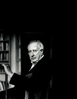 Skeptiker. Den svenske psykolog og poet Tomas Tranströmer kom tøvende og modstræbende til poesien og bevarende sin skepsis til den. 