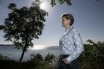 MODVIND: MIljø- og fødevareminister Eva Kjer Hansen (V) har været i massiv modvind i de seneste 10 dage. Anklaget af S for at svigte erhvervet, og hængt ud i den borgerlige presse for at svigte miljøet. Få overblikket her. 