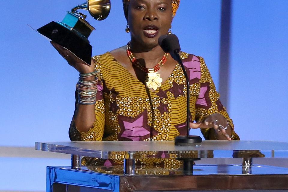 Angelique Kidjo fik en statuette for bedste verdensmusik album 'Sings'. 