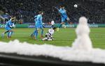 Snemand. Penge er der fortsat nok af i Zenit Sankt Petersborg. Men det kolde russiske klima og den lange vinterpause står i vejen for klubbens store satsning på succes i Champions League. 