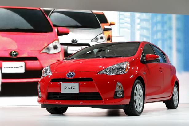 Unik. På bl.a. det amerikanske marked sælges en kompakt version, Prius C. Den fås ikke i Europa, hvor Toyota har Yaris og Auris med hybridteknik. 