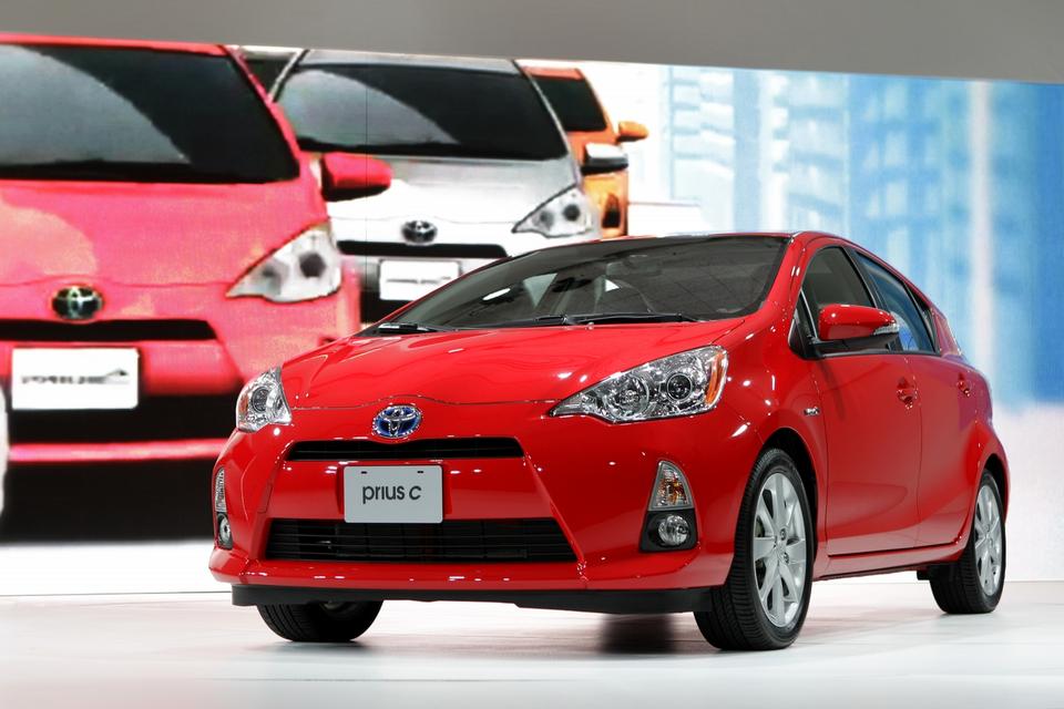 Unik. På bl.a. det amerikanske marked sælges en kompakt version, Prius C. Den fås ikke i Europa, hvor Toyota har Yaris og Auris med hybridteknik. 