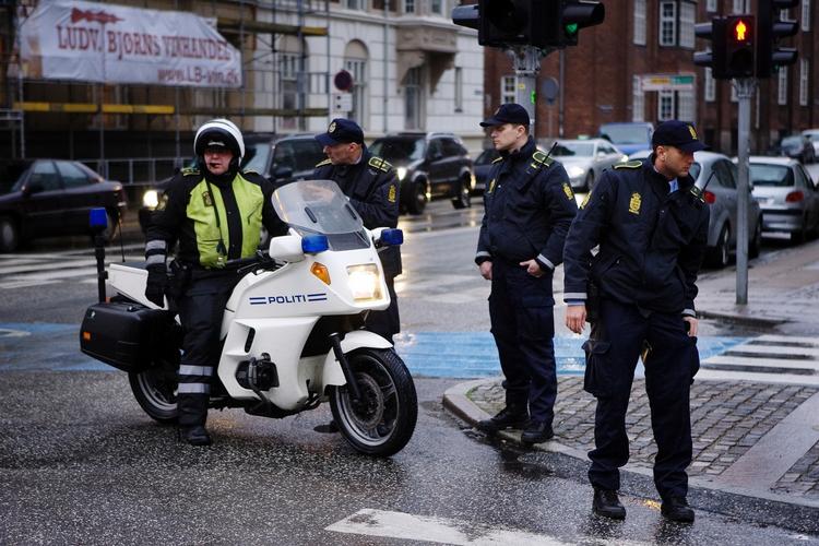 Politi. Sygefravær og ansøgninger om orlov hober sig op hos politiet. Betjentene er pressede. (Arkiv) 