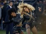 Spydspids. Med en politisk ladet video og efterfølgende optræden til Super Bowl-showet er superstjernen Beyoncé blevet en stærk profil i kampen for lige rettigheder for sorte i USA. 